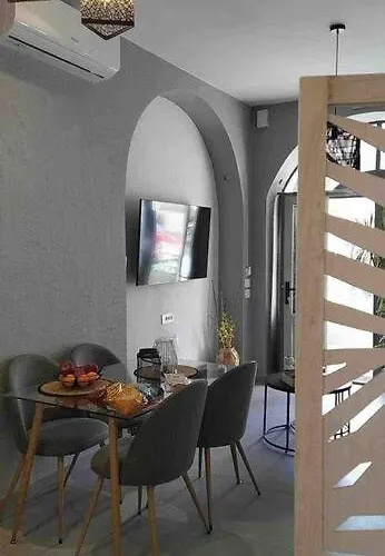 Antoniou Santorini Luxury Апартаменты Тира